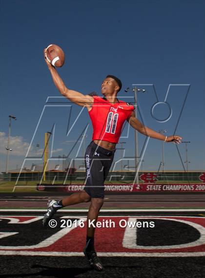 Thumbnail 2 in Cedar Hill (2016 Preseason Top 25 Early Contenders Photo Shoot)  photogallery.