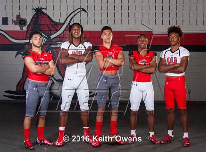 Thumbnail 1 in Cedar Hill (2016 Preseason Top 25 Early Contenders Photo Shoot)  photogallery.