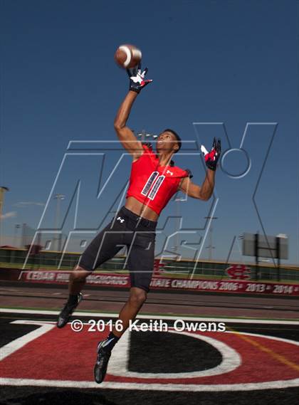 Thumbnail 2 in Cedar Hill (2016 Preseason Top 25 Early Contenders Photo Shoot)  photogallery.