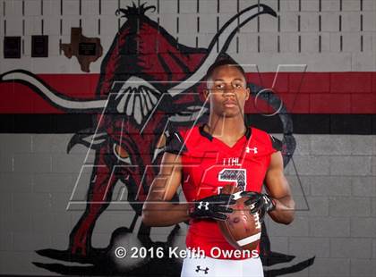 Thumbnail 3 in Cedar Hill (2016 Preseason Top 25 Early Contenders Photo Shoot)  photogallery.