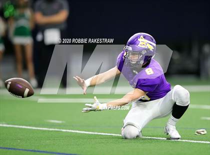Thumbnail 3 in Iowa Park @ Sanger (UIL 4A D2 Bi-District) photogallery.
