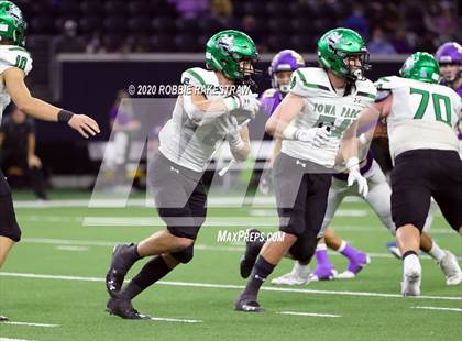 Thumbnail 2 in Iowa Park @ Sanger (UIL 4A D2 Bi-District) photogallery.