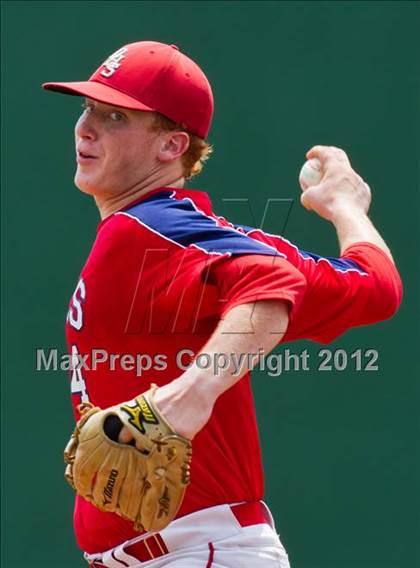 Thumbnail 3 in Fort Bend Dulles vs. Clear Lake (UIL 5A Region 3 Bi-District Playoff) photogallery.