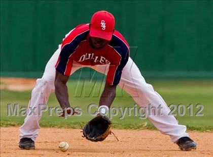 Thumbnail 2 in Fort Bend Dulles vs. Clear Lake (UIL 5A Region 3 Bi-District Playoff) photogallery.