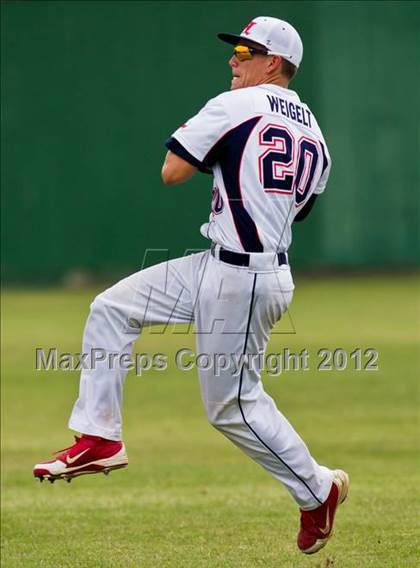 Thumbnail 3 in Fort Bend Dulles vs. Clear Lake (UIL 5A Region 3 Bi-District Playoff) photogallery.