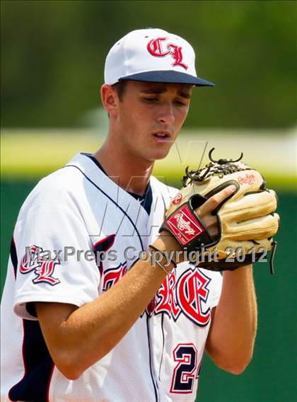 Thumbnail 2 in Fort Bend Dulles vs. Clear Lake (UIL 5A Region 3 Bi-District Playoff) photogallery.