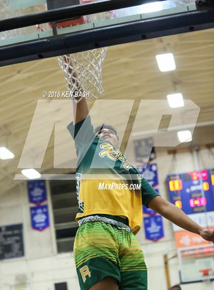 Thumbnail 2 in Royal @ Camarillo photogallery.