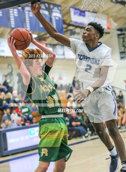 Thumbnail 1 in Royal @ Camarillo photogallery.