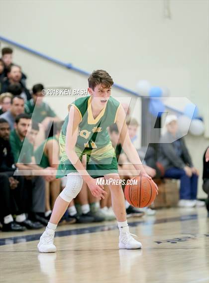 Thumbnail 3 in Royal @ Camarillo photogallery.