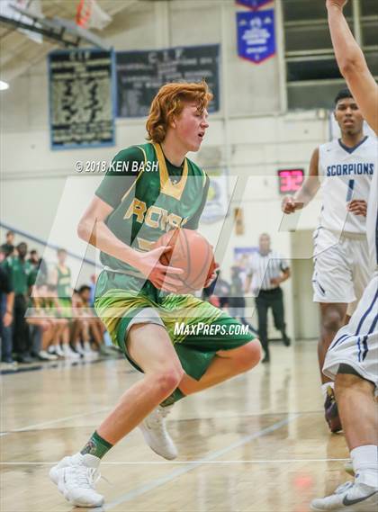 Thumbnail 1 in Royal @ Camarillo photogallery.