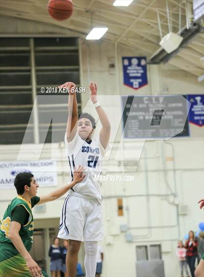 Thumbnail 2 in Royal @ Camarillo photogallery.