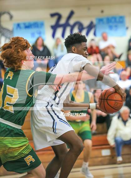 Thumbnail 2 in Royal @ Camarillo photogallery.