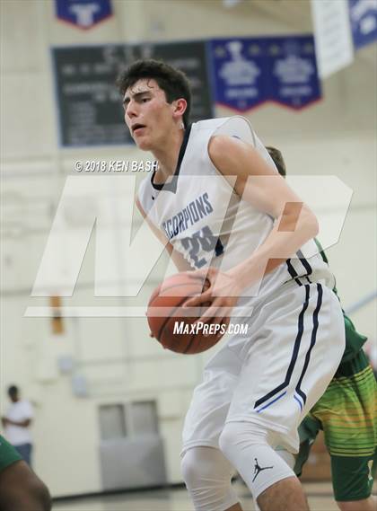Thumbnail 2 in Royal @ Camarillo photogallery.