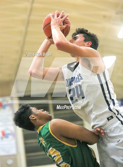 Thumbnail 1 in Royal @ Camarillo photogallery.