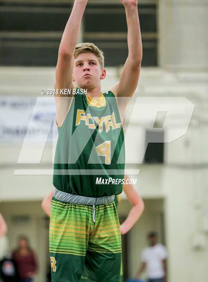 Thumbnail 3 in Royal @ Camarillo photogallery.