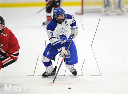 Thumbnail 2 in New Canaan vs. Darien (FCIAC Final) photogallery.