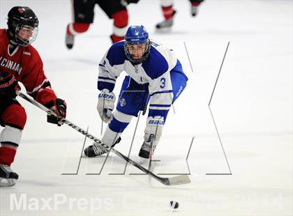 Thumbnail 3 in New Canaan vs. Darien (FCIAC Final) photogallery.