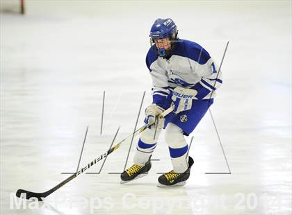 Thumbnail 1 in New Canaan vs. Darien (FCIAC Final) photogallery.