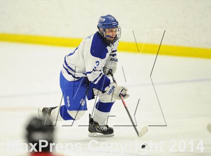 Thumbnail 2 in New Canaan vs. Darien (FCIAC Final) photogallery.