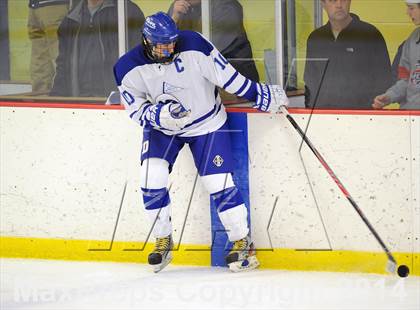 Thumbnail 3 in New Canaan vs. Darien (FCIAC Final) photogallery.