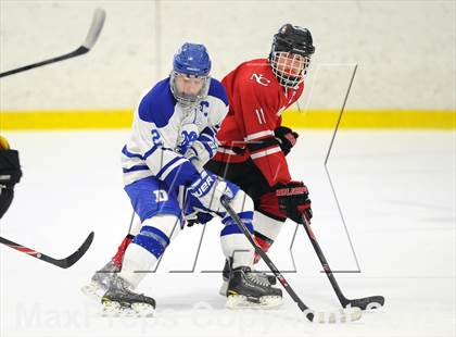 Thumbnail 2 in New Canaan vs. Darien (FCIAC Final) photogallery.