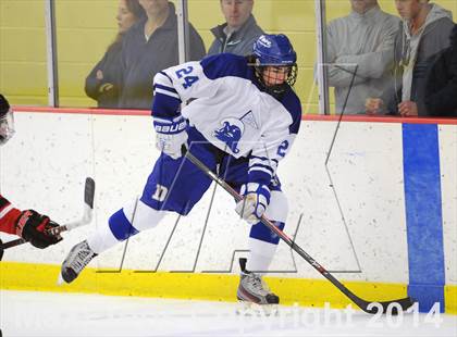Thumbnail 2 in New Canaan vs. Darien (FCIAC Final) photogallery.