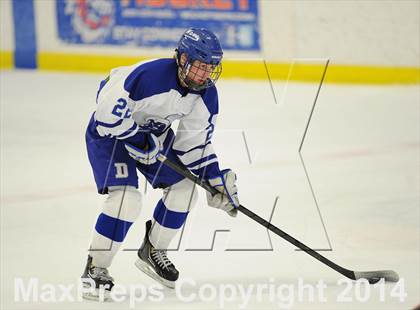 Thumbnail 3 in New Canaan vs. Darien (FCIAC Final) photogallery.