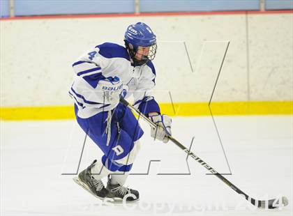 Thumbnail 2 in New Canaan vs. Darien (FCIAC Final) photogallery.
