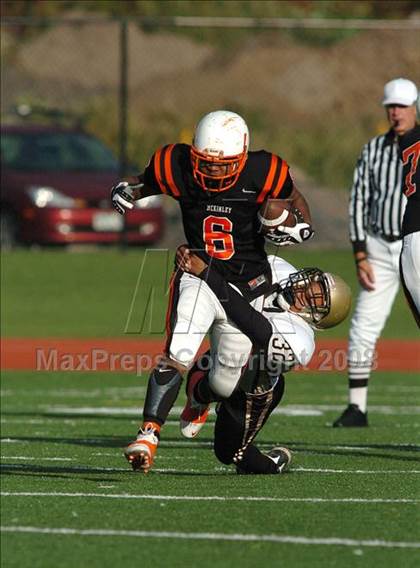 Thumbnail 2 in McKinley vs. East photogallery.