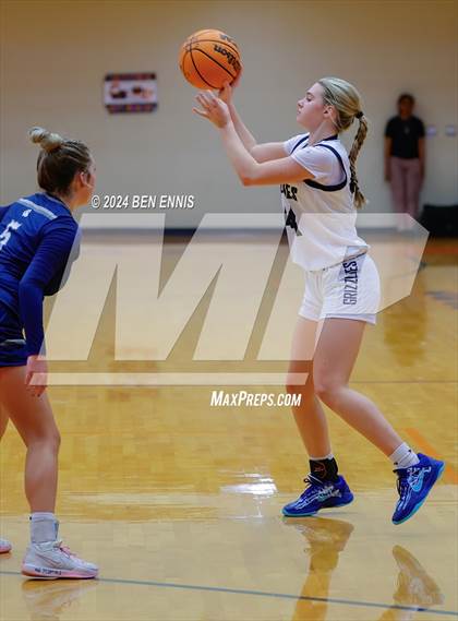 Thumbnail 3 in White County vs. Creekview (Peach State Explosion) photogallery.