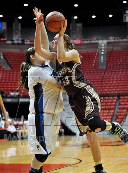 Thumbnail 1 in Bishop's vs. La Jolla Country Day (CIF SDS D4 Final) photogallery.