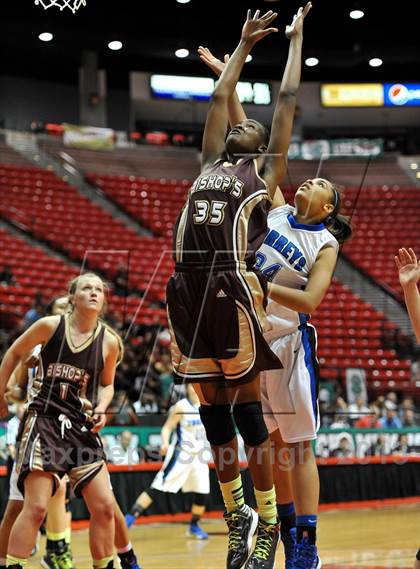 Thumbnail 2 in Bishop's vs. La Jolla Country Day (CIF SDS D4 Final) photogallery.