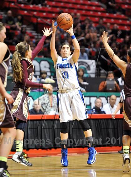 Thumbnail 1 in Bishop's vs. La Jolla Country Day (CIF SDS D4 Final) photogallery.