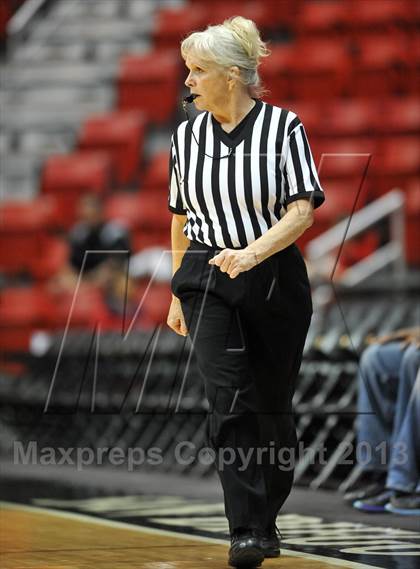 Thumbnail 1 in Bishop's vs. La Jolla Country Day (CIF SDS D4 Final) photogallery.
