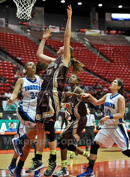 Thumbnail 1 in Bishop's vs. La Jolla Country Day (CIF SDS D4 Final) photogallery.