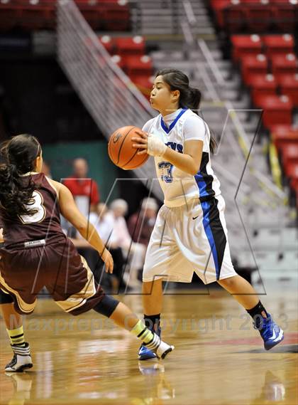 Thumbnail 2 in Bishop's vs. La Jolla Country Day (CIF SDS D4 Final) photogallery.