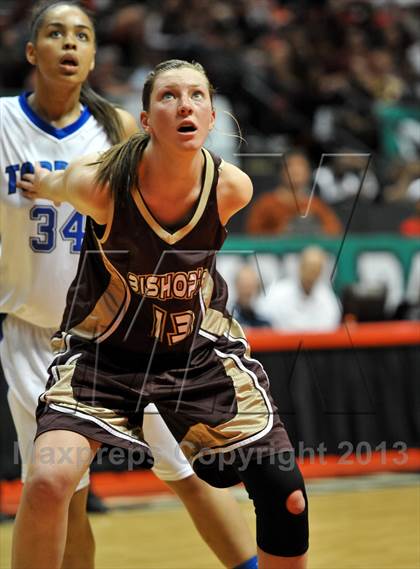 Thumbnail 2 in Bishop's vs. La Jolla Country Day (CIF SDS D4 Final) photogallery.