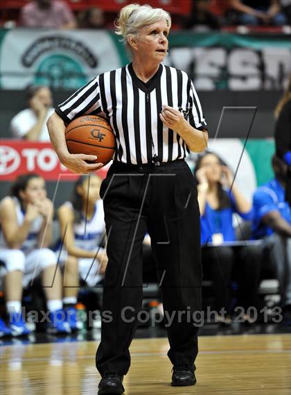 Thumbnail 3 in Bishop's vs. La Jolla Country Day (CIF SDS D4 Final) photogallery.