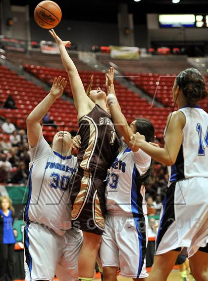Thumbnail 2 in Bishop's vs. La Jolla Country Day (CIF SDS D4 Final) photogallery.