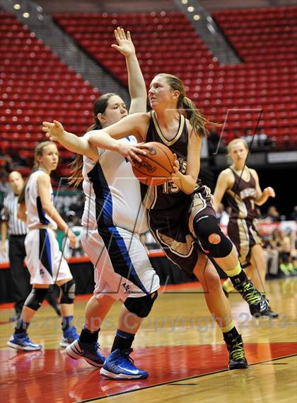 Thumbnail 3 in Bishop's vs. La Jolla Country Day (CIF SDS D4 Final) photogallery.