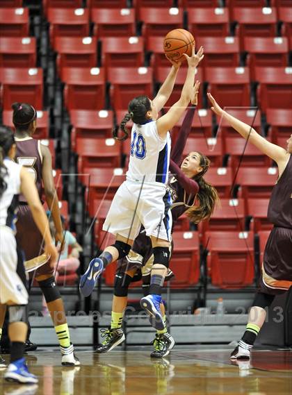 Thumbnail 2 in Bishop's vs. La Jolla Country Day (CIF SDS D4 Final) photogallery.