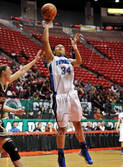 Thumbnail 3 in Bishop's vs. La Jolla Country Day (CIF SDS D4 Final) photogallery.