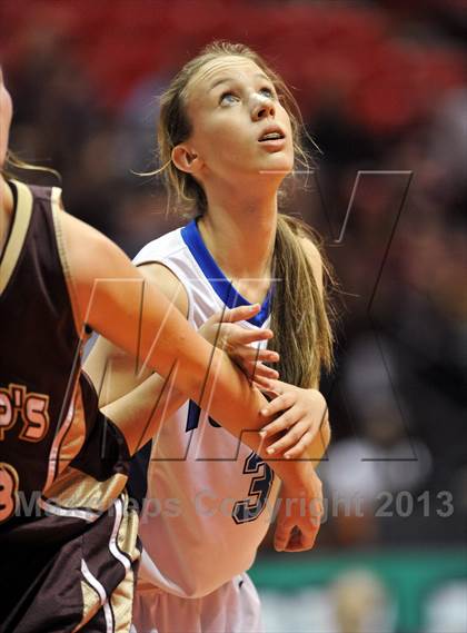 Thumbnail 2 in Bishop's vs. La Jolla Country Day (CIF SDS D4 Final) photogallery.