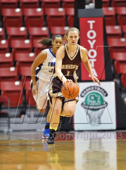 Thumbnail 1 in Bishop's vs. La Jolla Country Day (CIF SDS D4 Final) photogallery.