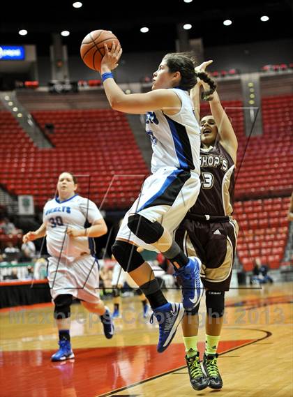 Thumbnail 1 in Bishop's vs. La Jolla Country Day (CIF SDS D4 Final) photogallery.