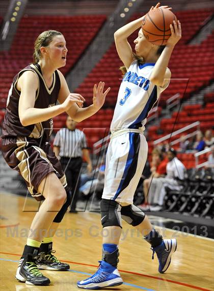 Thumbnail 1 in Bishop's vs. La Jolla Country Day (CIF SDS D4 Final) photogallery.
