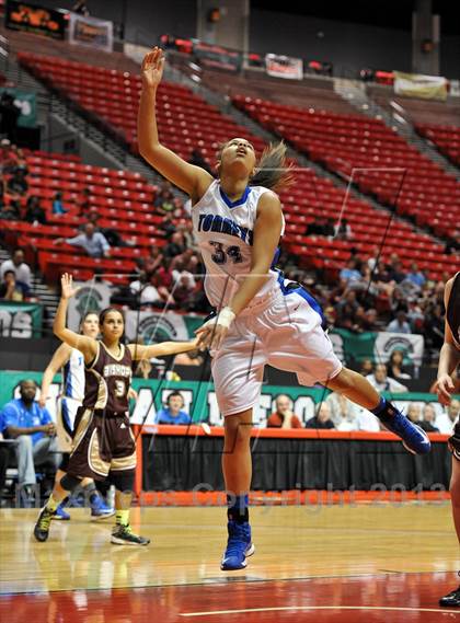 Thumbnail 2 in Bishop's vs. La Jolla Country Day (CIF SDS D4 Final) photogallery.