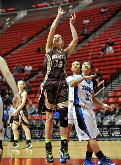 Thumbnail 2 in Bishop's vs. La Jolla Country Day (CIF SDS D4 Final) photogallery.