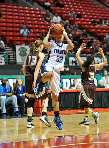 Thumbnail 1 in Bishop's vs. La Jolla Country Day (CIF SDS D4 Final) photogallery.