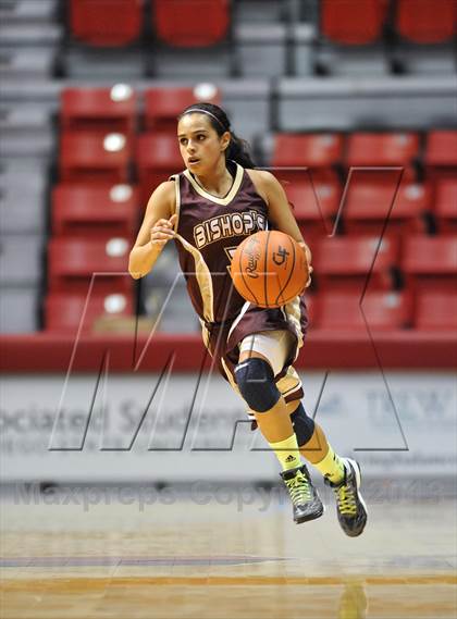 Thumbnail 2 in Bishop's vs. La Jolla Country Day (CIF SDS D4 Final) photogallery.